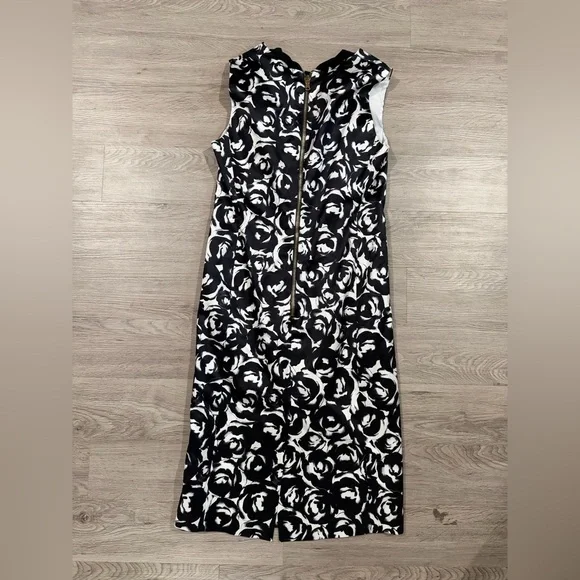 Moschino Silk Black and White Floral Sleeveless‎ Dress - Picture 6 of 6